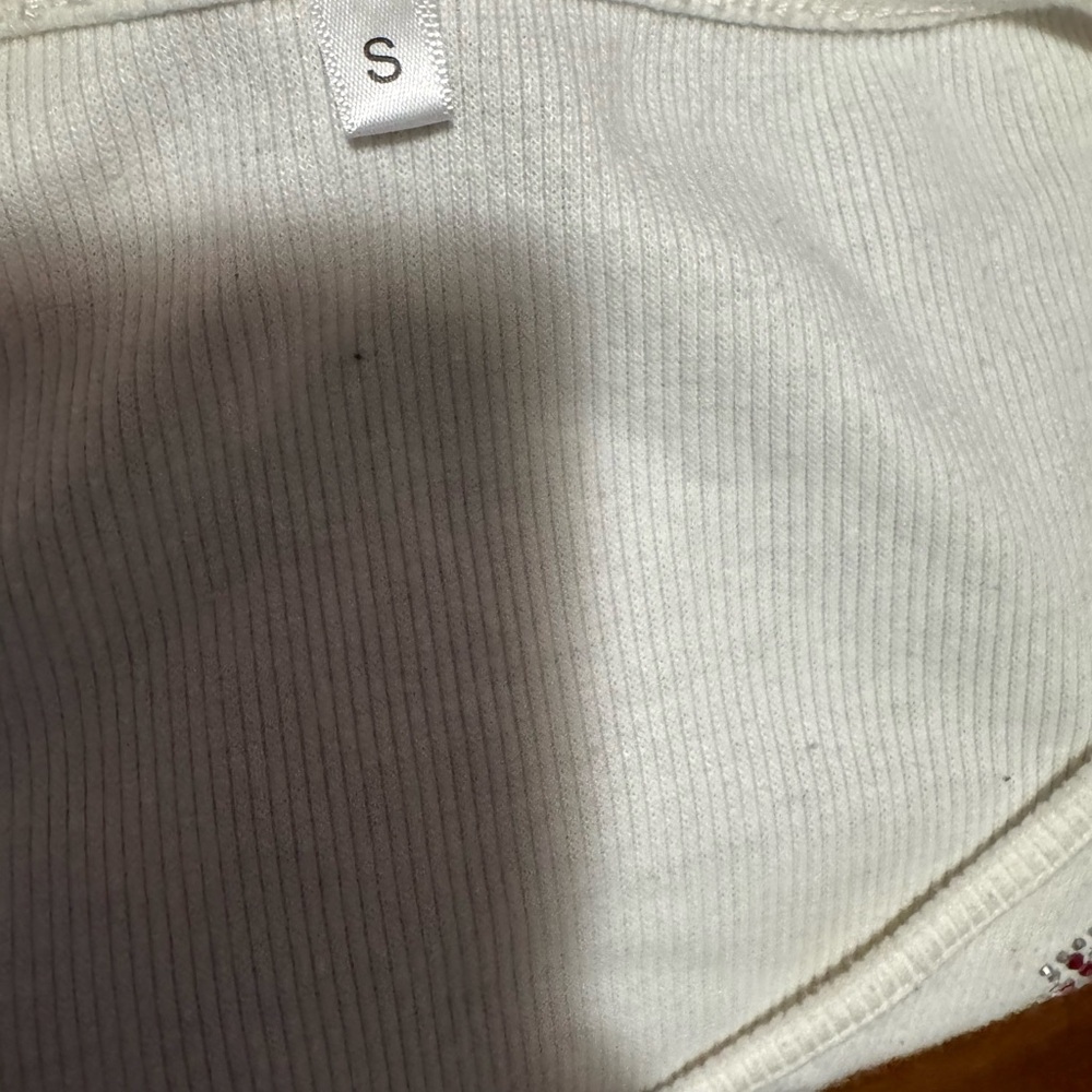 Small Rhinestone Wings Cream Top - Picture 4 of 4